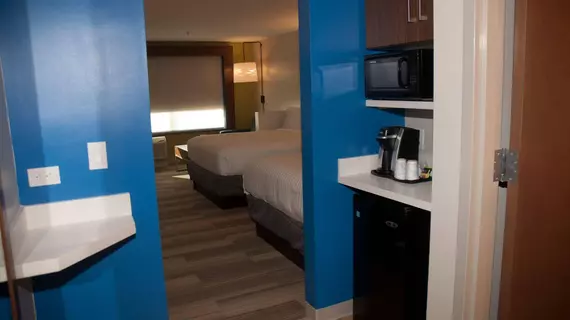 Holiday Inn Express and Suites Decatur | Alabama - Huntsville (ve civarı) - Decatur