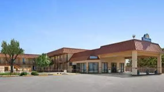 Days Inn Burleson | Teksas - Fort Worth (ve civarı) - Burleson