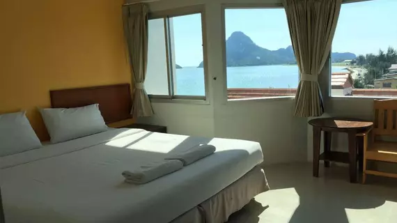 Prachuap Beach Hotel | Prachuap Khiri Khan (ili) - Hua Hin (ve civarı) - Prachuap Khiri Khan