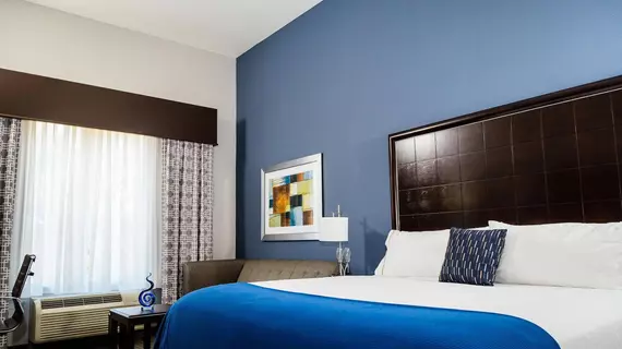 Holiday Inn Express Hotel & Suites Austin NW - Arboretum Area | Teksas - Austin (ve civarı) - Austin - Waters Park