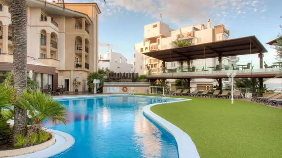 Hotel Apartamentos Blau Parc | Balearic Adaları - İbiza Adası - Sant Antoni de Portmany