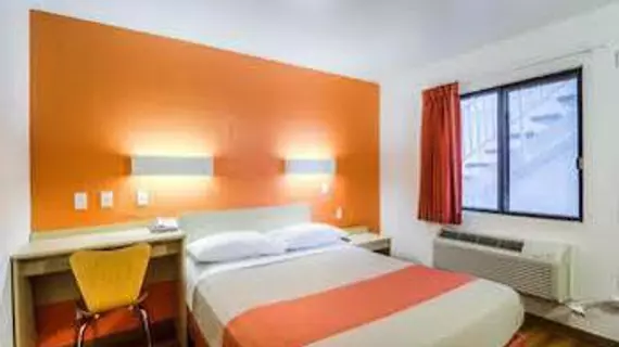 Motel 6 Chicago - Elk Grove | İllinois - Elk Grove Village