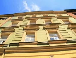 Vlkova Palace | Prag - Městská čast Praha 3 (en büyük Prag ilçesi) - Zizkov