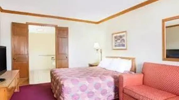 Days Inn - Auburn | Indiana - Fort Wayne (ve civarı) - Auburn