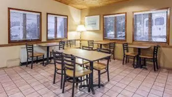 Days Inn West Allis/Milwaukee | Wisconsin - Milwaukee (ve civarı) - Milwaukee