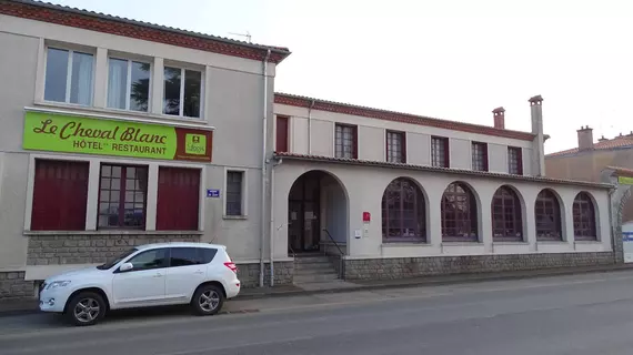 Hotel du Cheval Blanc | Nouvelle-Aquitaine - Deux-Sevres (bölge) - Cerizay