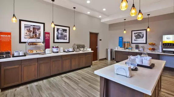 Hampton Inn by Hilton Detroit Dearborn | Michigan - Detroit (ve civarı) - Dearborn