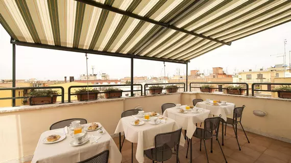 Hotel Corallo | Lazio - Roma (ve civarı) - Roma Kent Merkezi - Rione XVIII Castro Pretorio