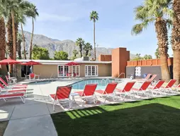 Bearfoot Inn - Clothing Optional Hotel for Gay Men | Kaliforniya - Imperial County - Palm Springs (ve civarı) - Palm Springs - Uptown Design District