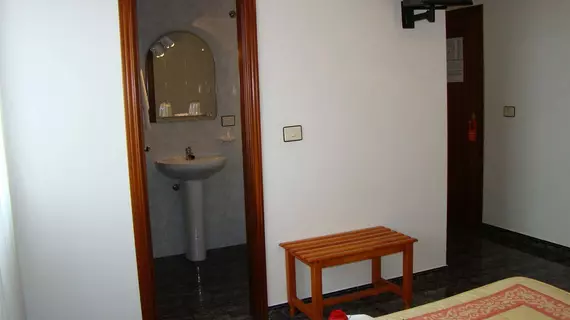 Hostal San Roque | Galicia - Pontevedra (vilayet) - Sanxenxo