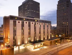 DoubleTree by Hilton Milwaukee Downtown