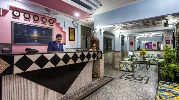 Hotel Sunshine | Batı Delhi - Ulusal Eyalet Başkenti Delhi - Delhi (ve civarı) - Yeni Delhi - Karol Bagh