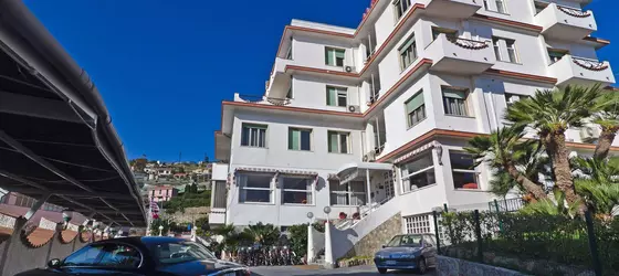 Hotel Ariston Montecarlo | Liguria - Imperia (il) - Sanremo