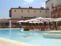 Hotel Giraglia | Provence - Alpes - Cote d'Azur - Var - Sainte-Maxime - Saint-Tropez (ve civarı) - Grimaud - Grimaud Limanı