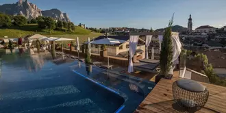 Abinea Dolomiti Romantic & SPA Hotel