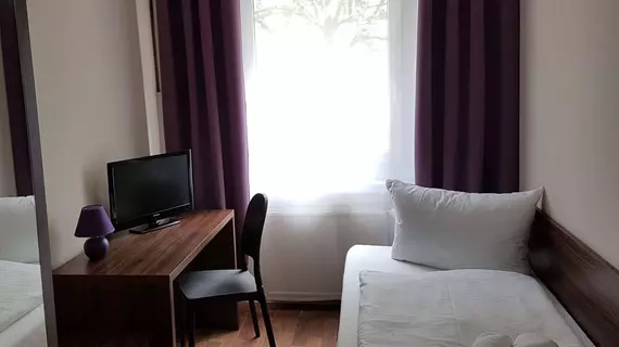 Hotel Pension Eberty | Berlin (ve civarı) - Friedrichshain-Kreuzberg - Friedrichshain