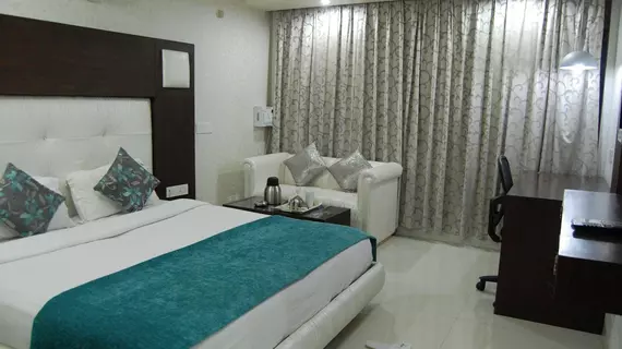 Hotel Diamond Plaza | Pencap - Chandigarh (ve civarı) - Chandigarh