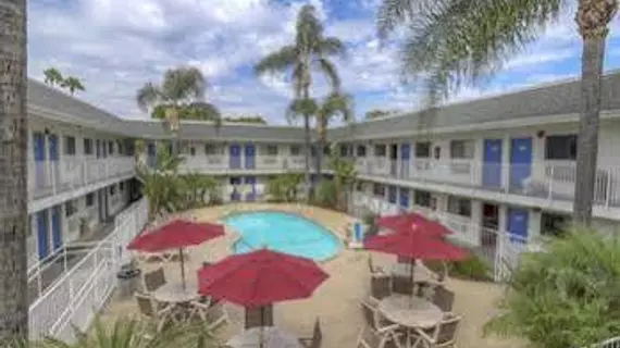 Motel 6 Los Angeles - Baldwin Park | Kaliforniya - Los Angeles County - San Gabriel Valley