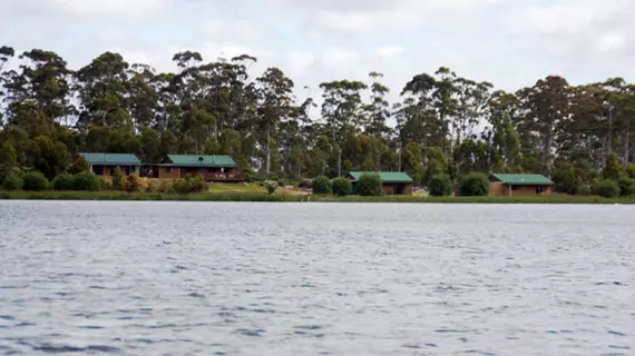 Lake Yalleena Cabins | Tazmanya - Lake Leake