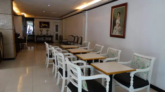 M Hotel Manila | Rizal - Manila (ve civarı) - Manila - Ermita Night District - Ermita