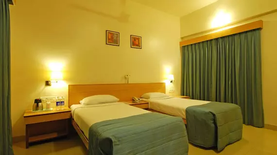 Phoenix Hotel | Maharaştra - Pune Bölgesi - Pune