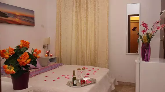 Bijou Rome Guest House | Lazio - Roma (ve civarı) - Campagnano di Roma