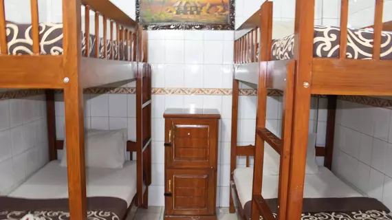 Gong Corner Guesthouse 2 | Bali - Kuta - Legian Kent Merkezi