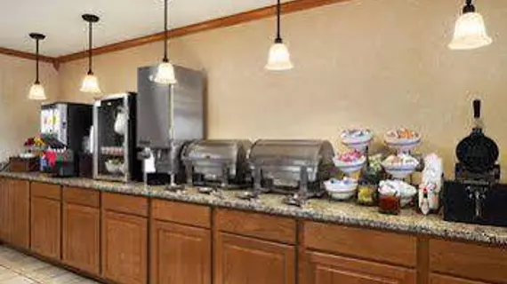 Country Inn & Suites Kenosha | Wisconsin - Milwaukee (ve civarı) - Kenosha