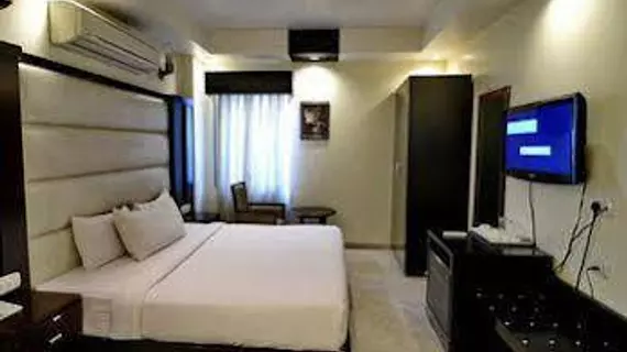 Hotel Meridian Plaza | Batı Delhi - Ulusal Eyalet Başkenti Delhi - Delhi (ve civarı) - Yeni Delhi - Greater Kailash