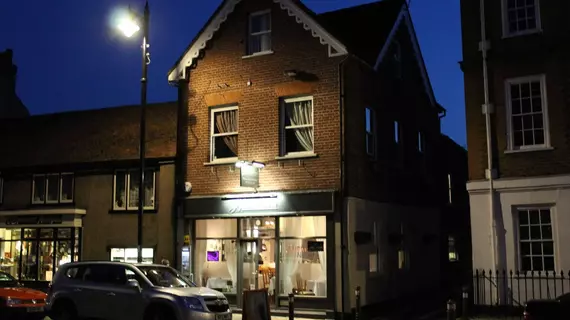 Hamilton's | Surrey (kontluk) - Chertsey - Ottershaw - Runnymede