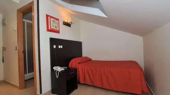 Hostal Goyma III | Madrid Özerk Topluluğu - Madrid (ve civarı) - San Fernando de Henares