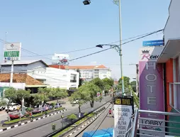 Rene Hotel | Yogyakarta Özel Bölgesi - Yogyakarta (ve civarı) - Yogyakarta - Kraton - Merkez Yogyakarta