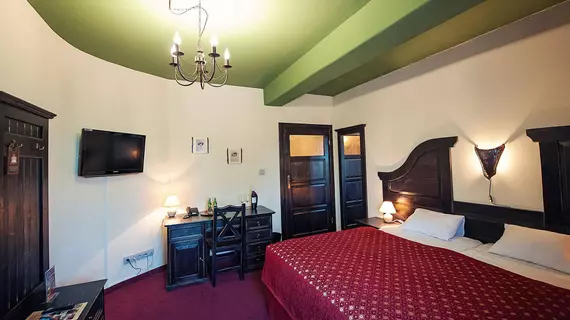 Hotel Kasztel | Küçük Polonya Voyvodalığı - Rzezawa