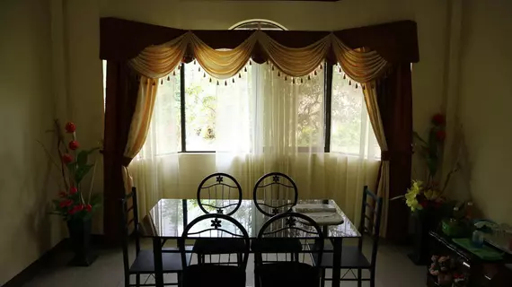 Villa Emilia Pension House | Bohol - Panglao