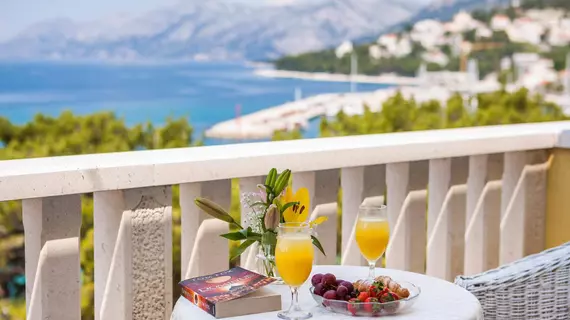 Hotel Bacchus | Split-Dalmaçya - Baska Voda