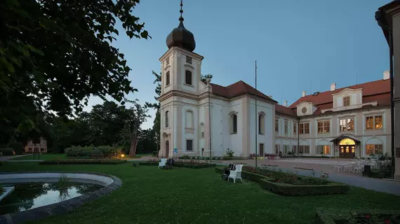 Chateau Loucen Garden Retreat | Orta Bohemya (bölge) - Loucen