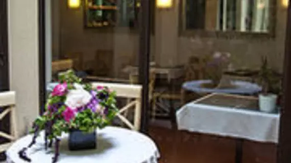 Hôtel Du Mont Doré | Ile-de-France - Paris - 17th Arrondissement - Batignolles