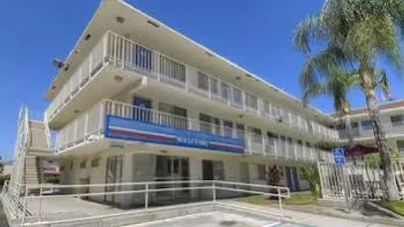 Motel 6 San Bernardino North | Kaliforniya - San Bernardino County - San Bernardino (ve civarı) - San Bernardino