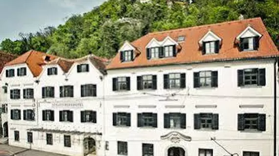 Schlossberghotel - Das Kunsthotel | Styria - Graz - Graz Kent Merkezi