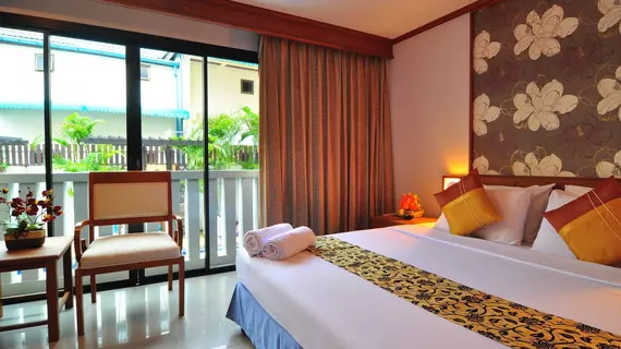 Rattana Beach Hotel | Phuket (ve civarı) - Thalang