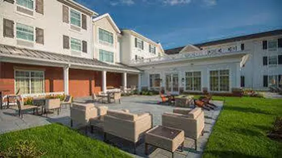 Hampton Inn and Suites Manchester | Vermont - Bennington (ve civarı) - Manchester