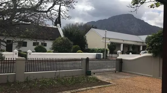 Calais Guest House | Western Cape (il) - West Coast DC - Drakenstein - Cape Town (ve civarı) - Franschhoek