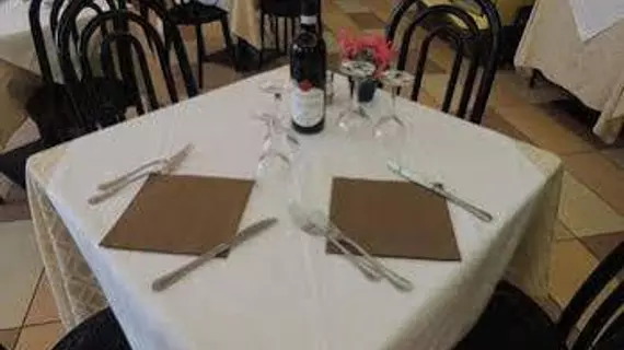 Albergo Ristorante Il Delfino | Piedmont - Novara (il) - Novara - Veveri