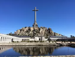 Hospedería Santa Cruz | Madrid Özerk Topluluğu - Cuenca del Guadarrama - San Lorenzo de El Escorial