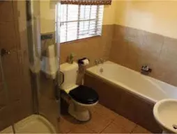 Big Tree B and B and Guest House | Gauteng - City of Tshwane - Johannesburg (ve civarı) - Midrand