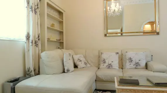 Hesketh Crescent Apartment | Torquay