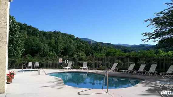 Gatlinburg Chateau Rentals | Tennessee - Gatlinburg - Pigeon Forge (ve civarı) - Gatlinburg