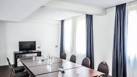 San Pietro All'Orto 6 Armani Suites | Lombardy - Milano (ve civarı) - Milano - San Babila