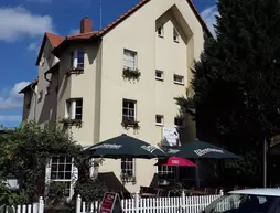 Pension & Restaurant Am Krähenberg | Saxony (Saksonya)-Anhalt - Halle (Saale)