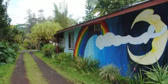 Hedonisia Hawaii Eco-Hostel Community